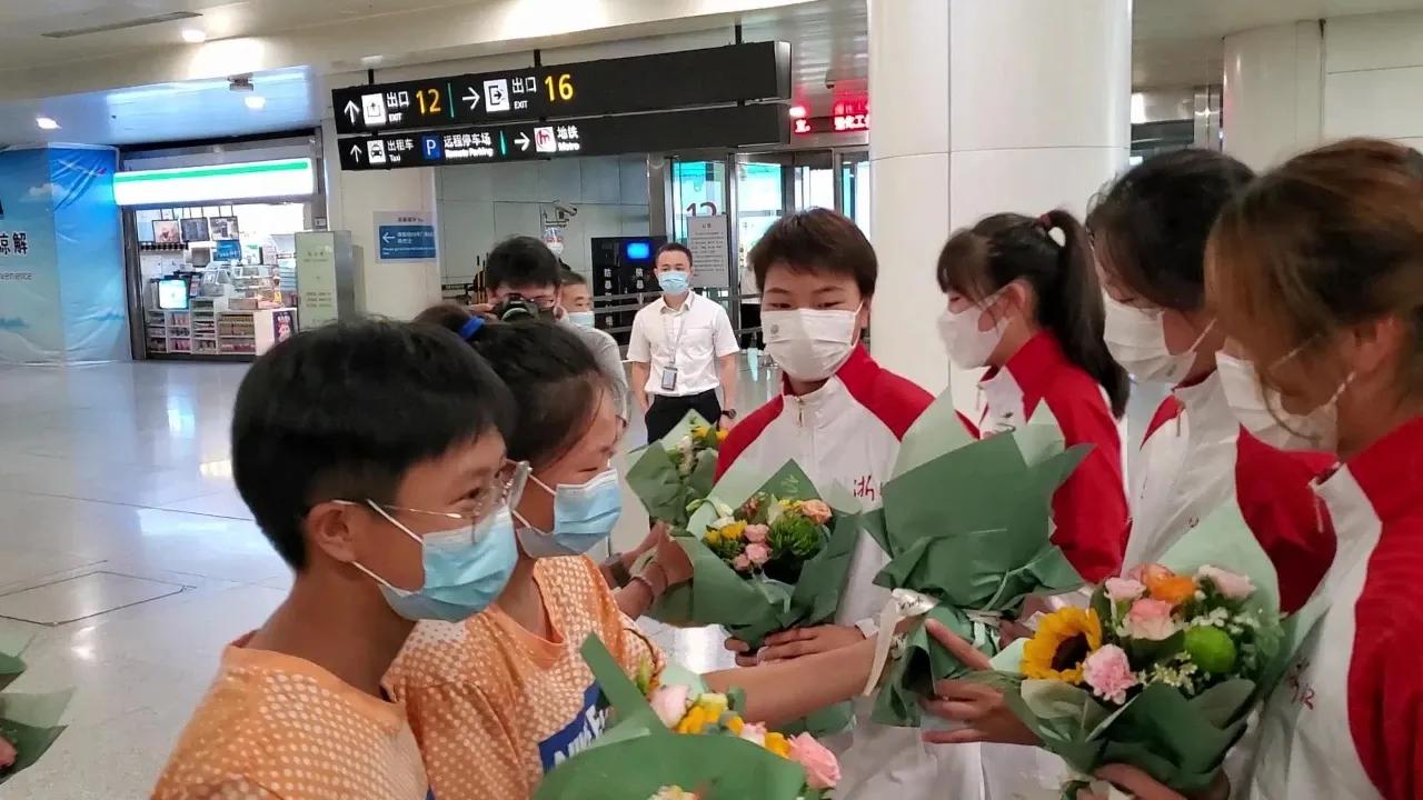 现场直击｜全运会历史最佳！浙江女足姑娘凯旋