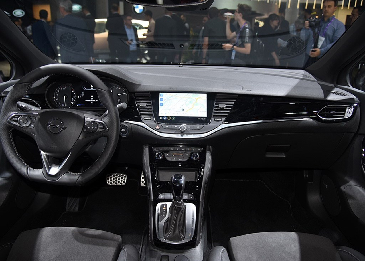 针对英国特供的“威朗”，不出自别克，而是沃克斯豪尔的旗舰