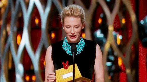 比翡翠还时尚的玉石，连希拉里都被俘获了。