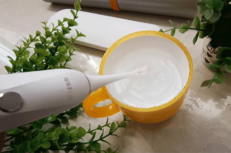 护龈深层清洁纳米抗菌软毛牙刷,清洁力好噪音小的电动牙刷