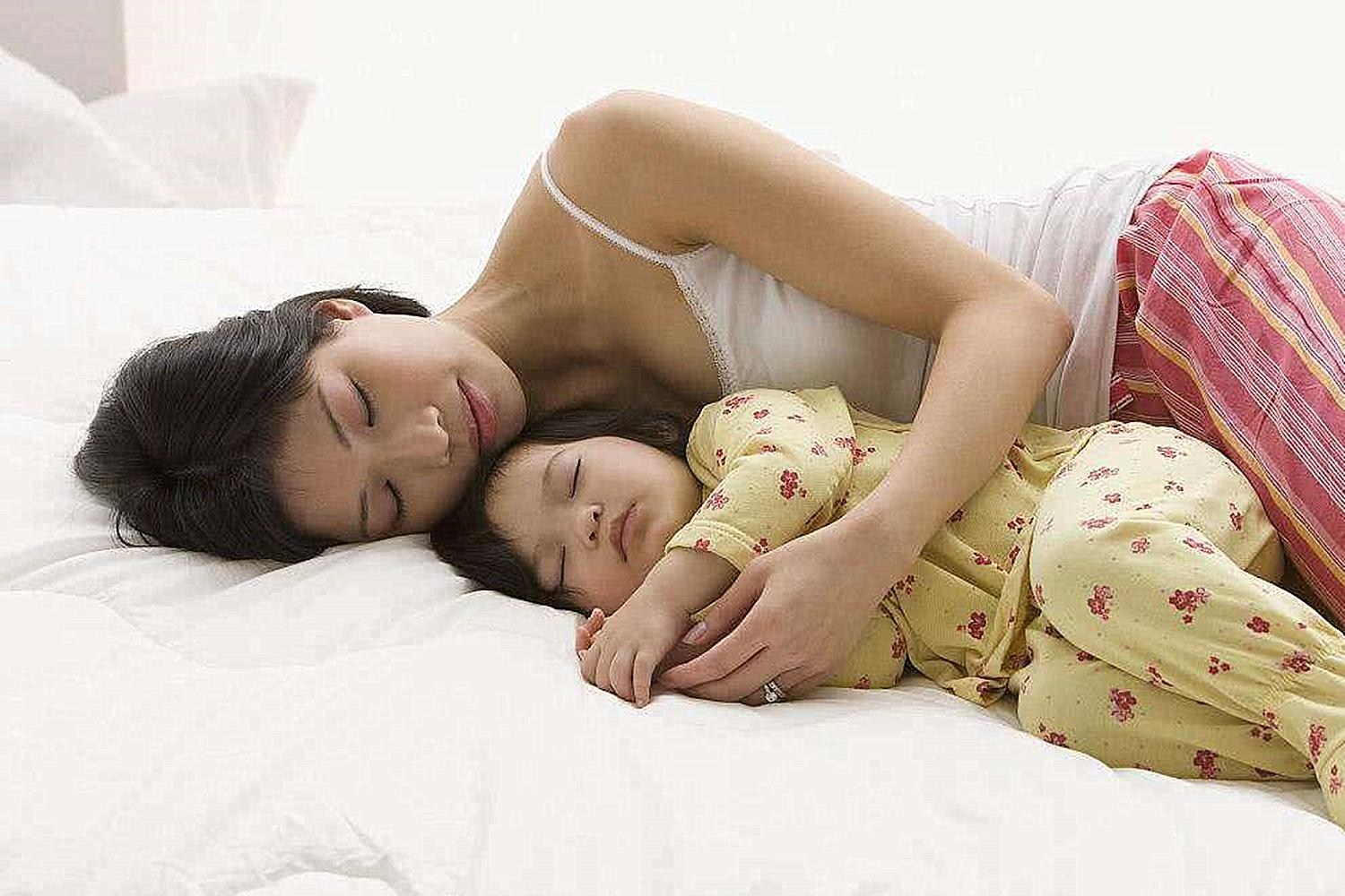 孩子出现夹大腿状况是什么原因,孩子出现夹大腿状况