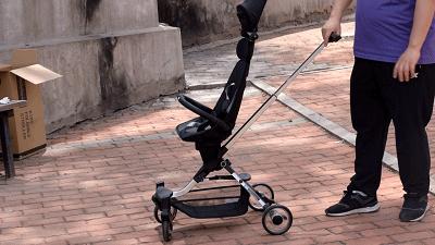 防侧翻设计，单手开合，小米推出首款轻便溜娃车，网友：价格合理