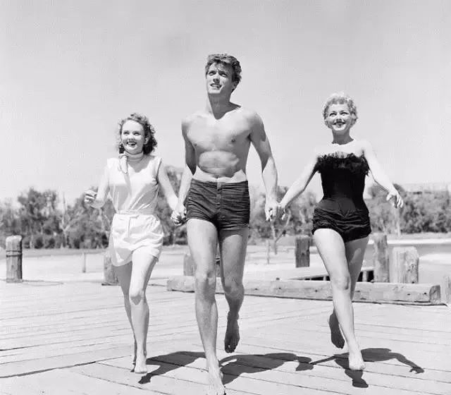 惊艳时光和温暖岁月,温暖了岁月惊艳了时光出自哪里