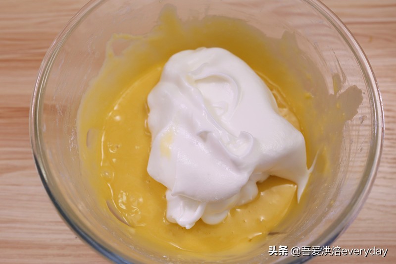 奶油纸杯蛋糕制作方法全过程,零失败的纸杯蛋糕详细做法教程