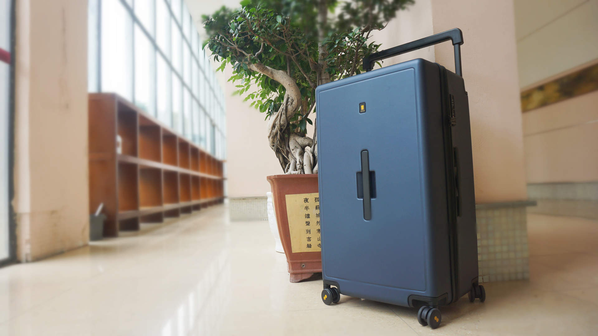 有颜值又能装，出门旅行怎能少了她，地平线8号大旅行家宽拉杆箱