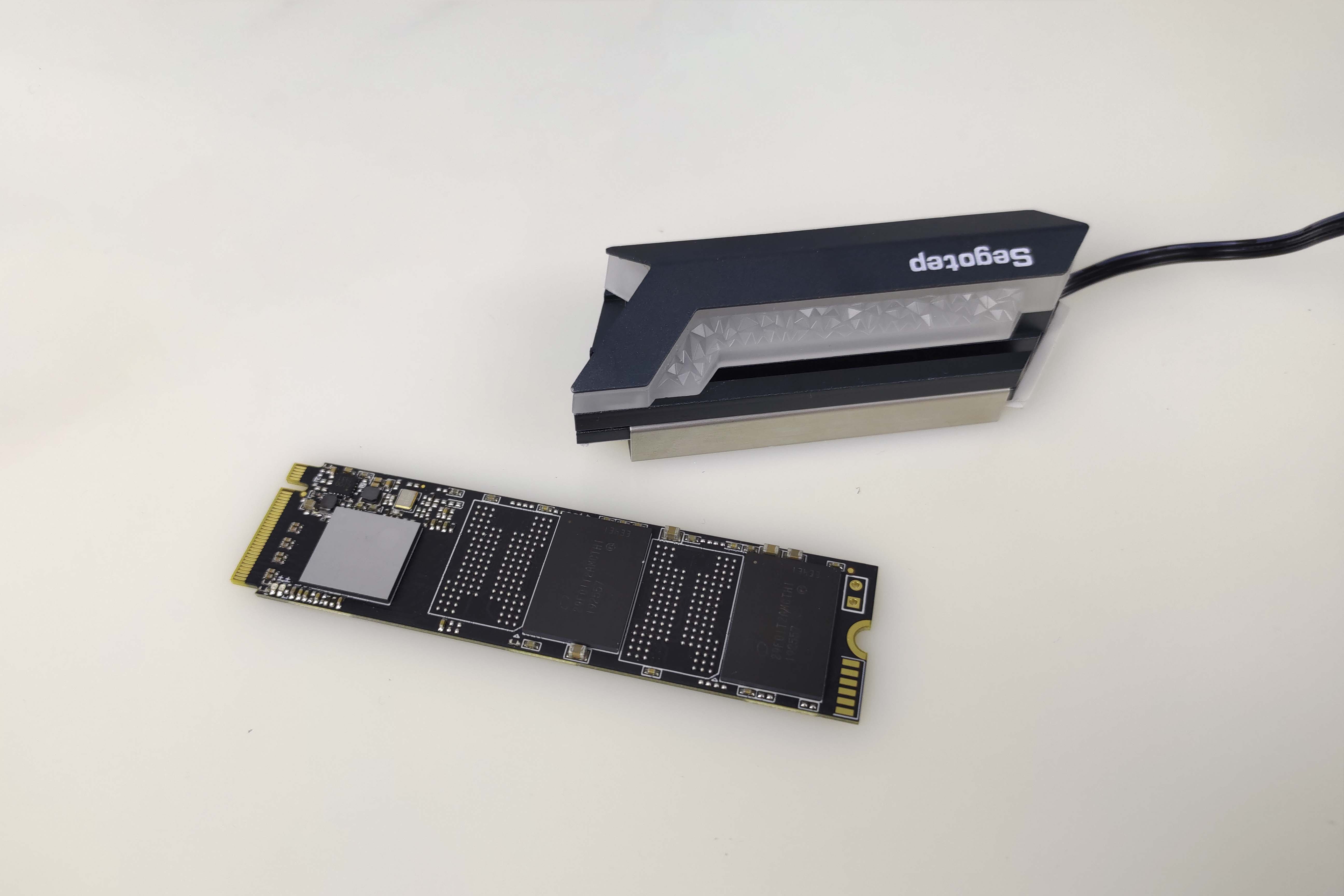 超频三迅捷固态硬盘评测,超频三迅捷s2000m2