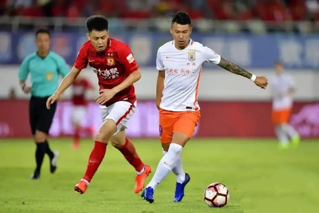 河南建业足球引援最新消息,河南建业2019年引援王上源