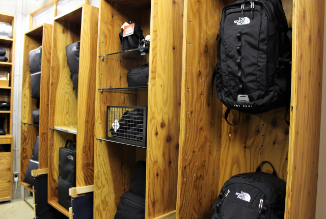 日本购入thenorthface三合一冲锋衣,thenorthface双肩包正品