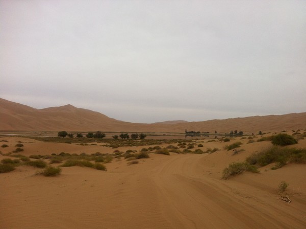 徒步穿越巴丹吉林沙漠路线,穿越巴丹吉林沙漠四日游