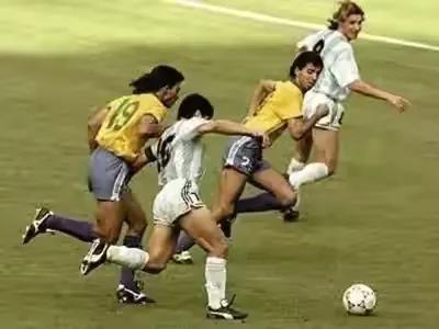 回忆球王马拉多纳,一代球王马拉多纳传奇