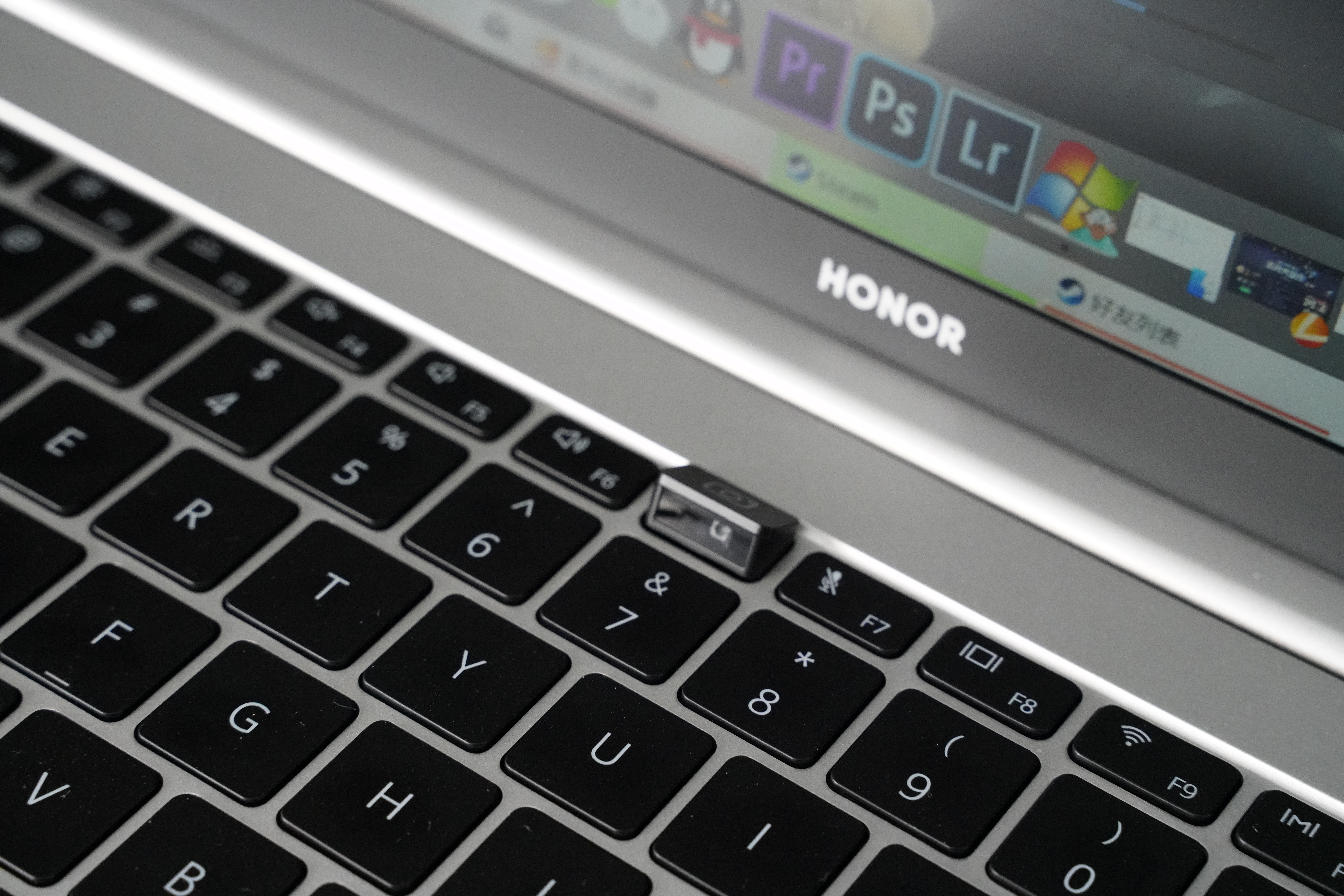 光荣magicbookpro2020拆机,光荣magicbookpro2020版拆解