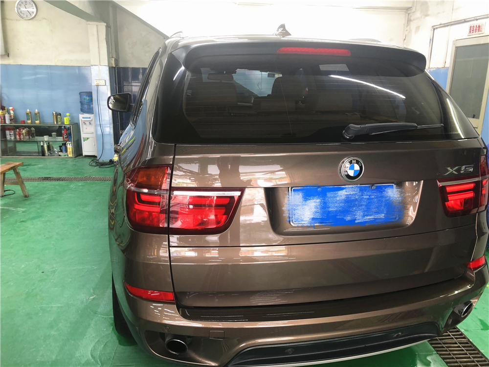 广州宝马x5镀晶亮条修复,宝马x5漆面保护膜最好看的