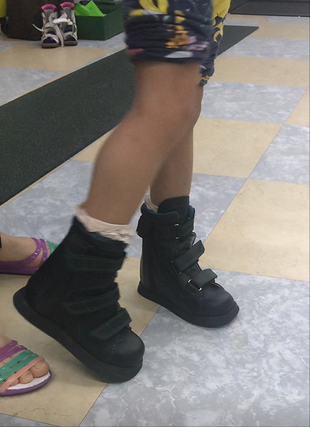 医院推荐儿童足外翻矫正鞋,脑瘫尖足矫正鞋