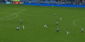 武磊鬼魅跑位斩获首球,武磊破门全场高喊武磊