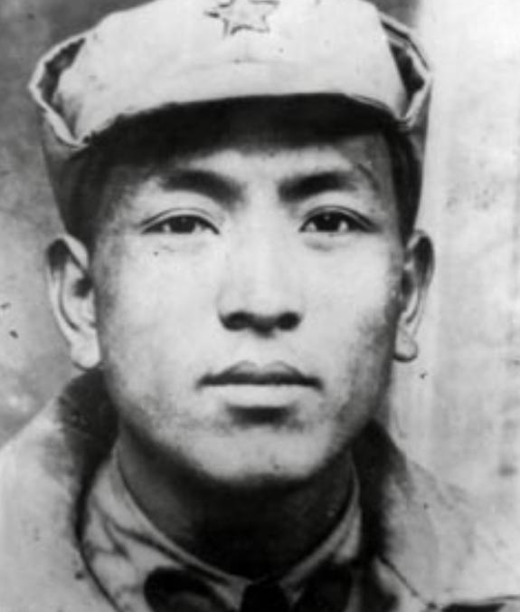 *飚耿**：曾送一只老虎给毛主席，身兼北欧三国使节，晚年成为副国级