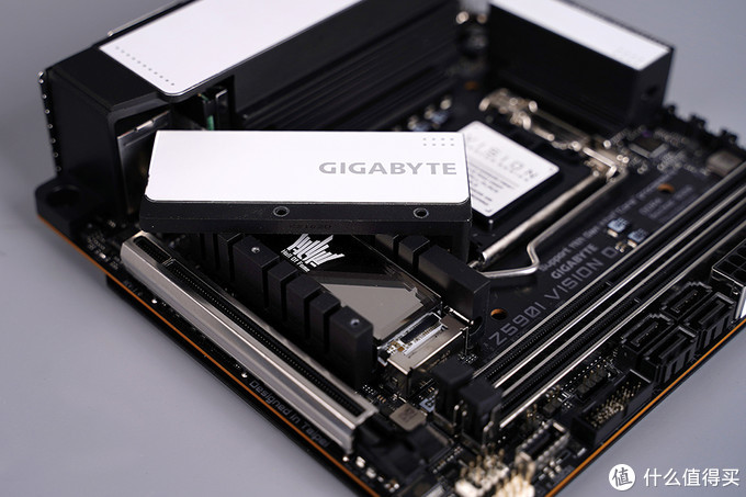 乔家一物：大号ITX装机分享，黑白美学的体现