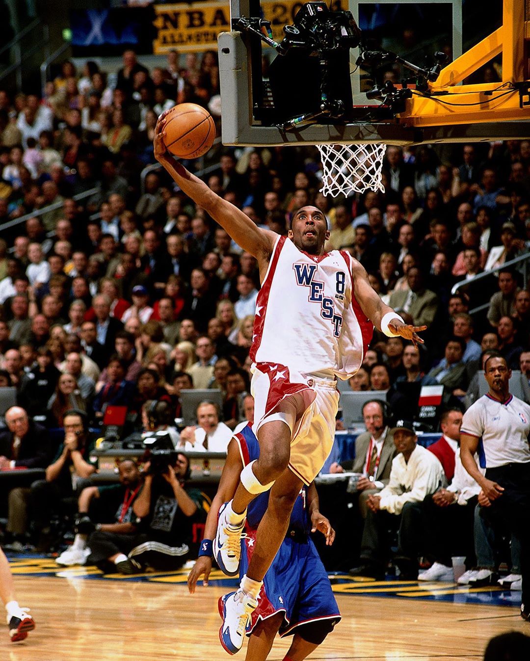 科比上脚球鞋全回忆,今日上脚球鞋全明星