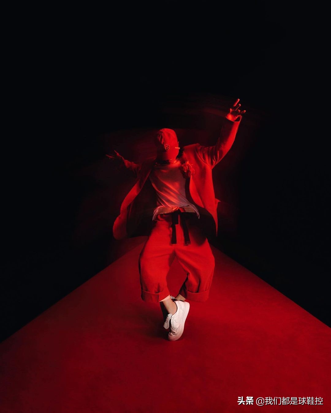 权志龙和耐克新联名鞋,权志龙xnike3.0