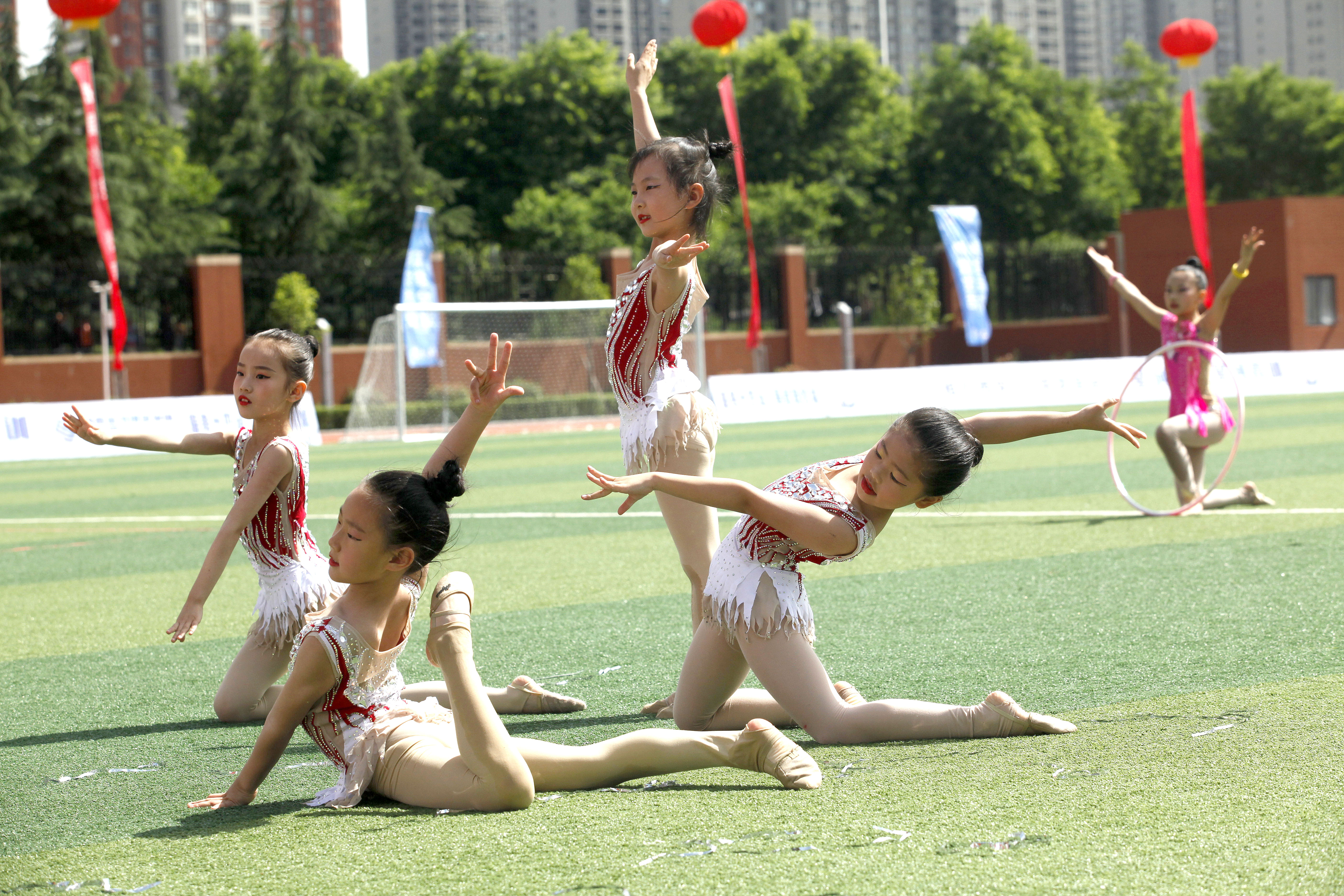 铿锵玫瑰航空展,铿锵玫瑰国际舞台音乐会