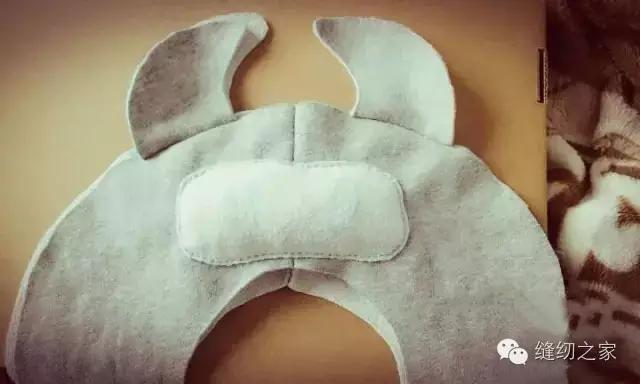 旧衣服改造睡枕图解,旧衣服做u型枕教程