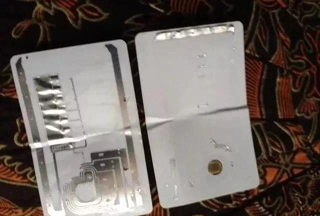 珠峰顶部岩石,珠峰顶部什么样子