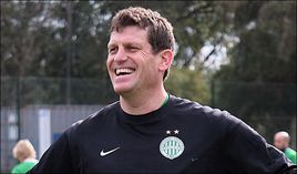 英超教练战术落后,英超教练临场指挥讲什么