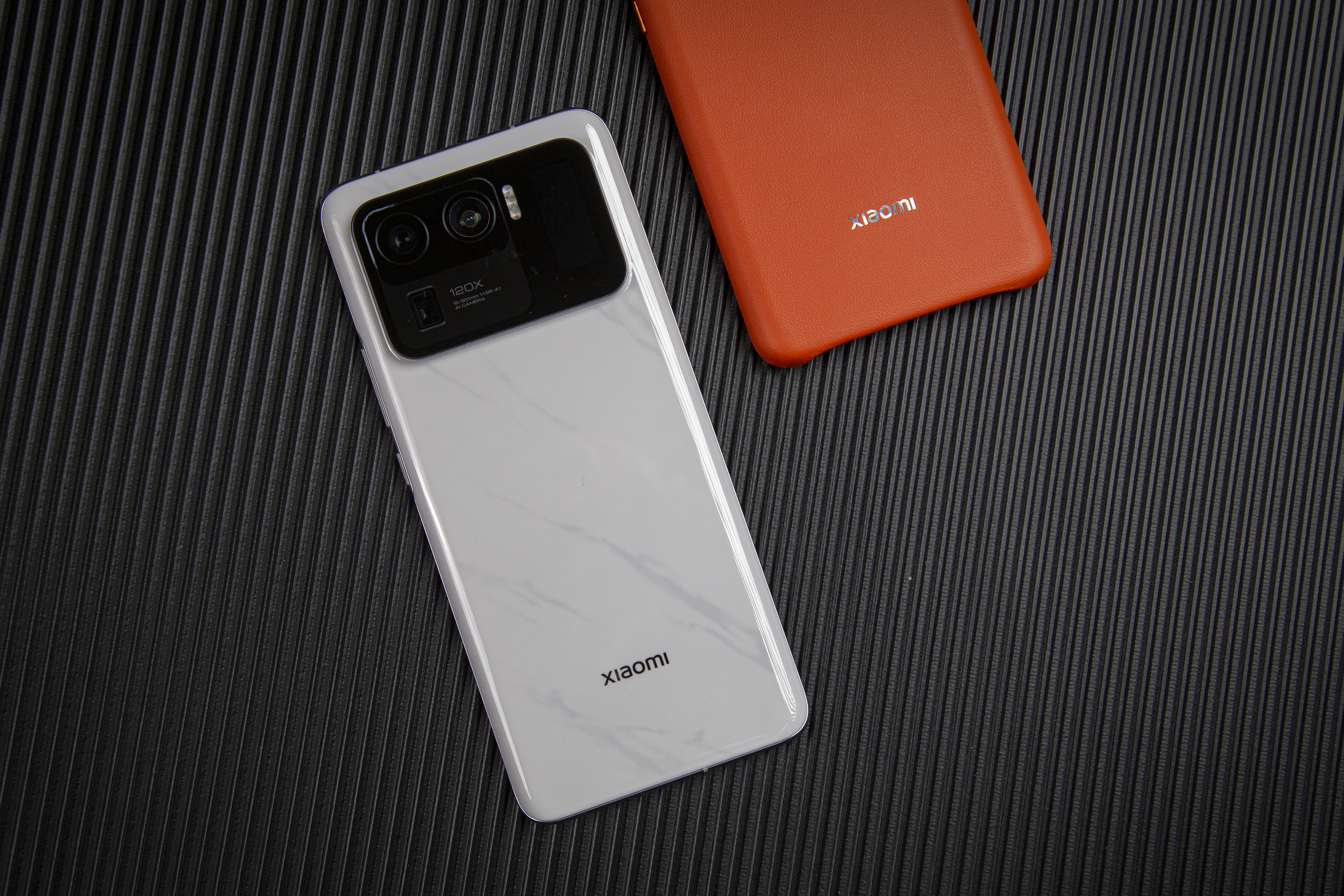 售价堪比“8848”，小米机皇12+512G卖6499，多少人买得起？