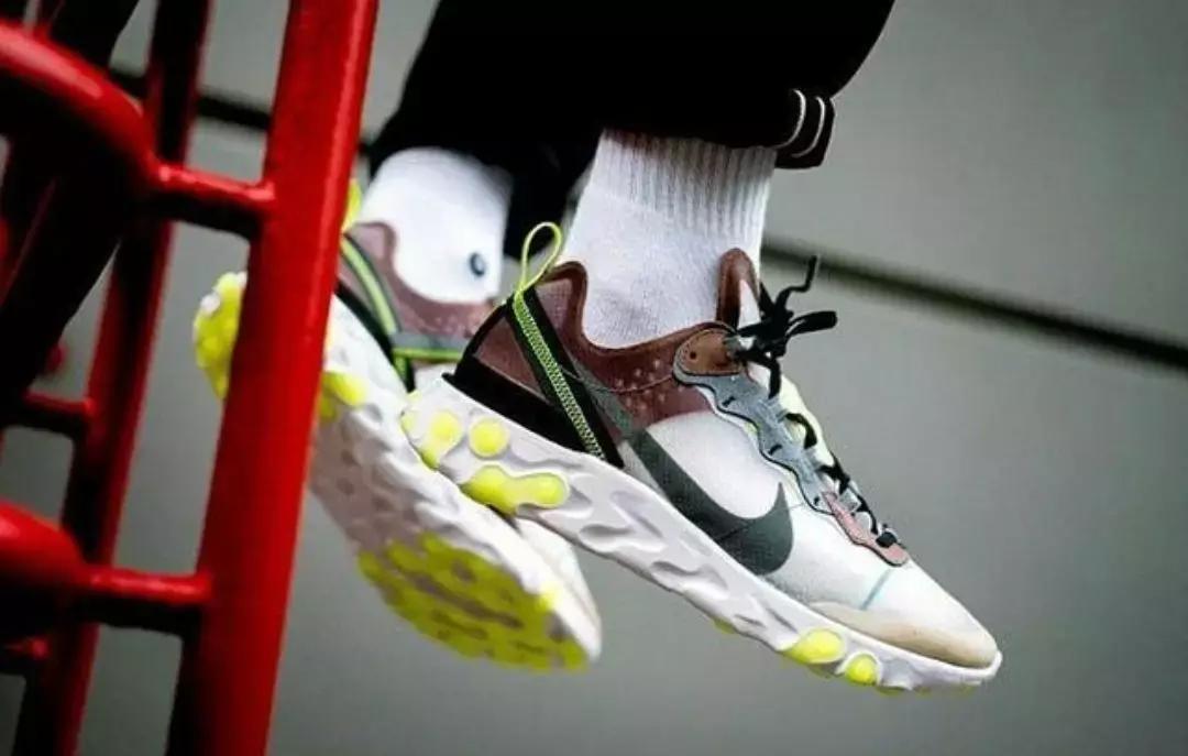 看男生第一眼会看鞋是什么心理,看男生第一眼会看衣品