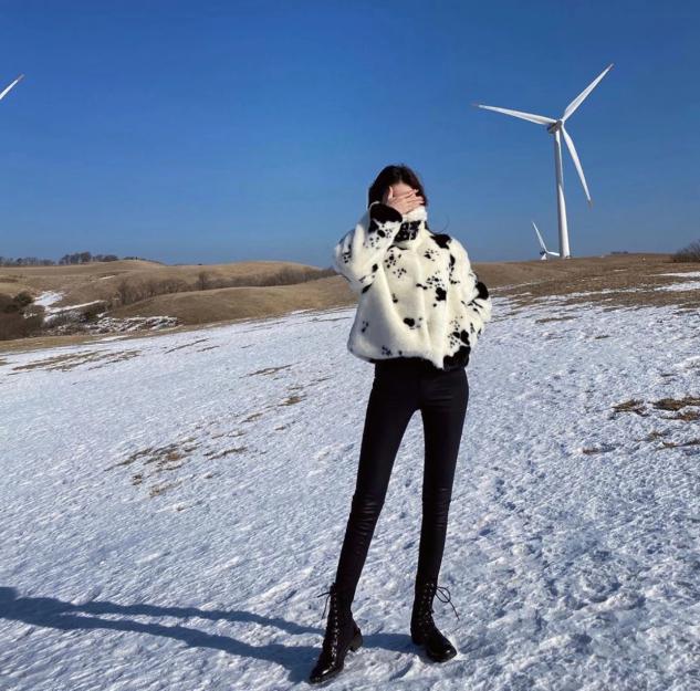 黑色小脚裤矮个子怎么穿显高,160小个子显高穿搭