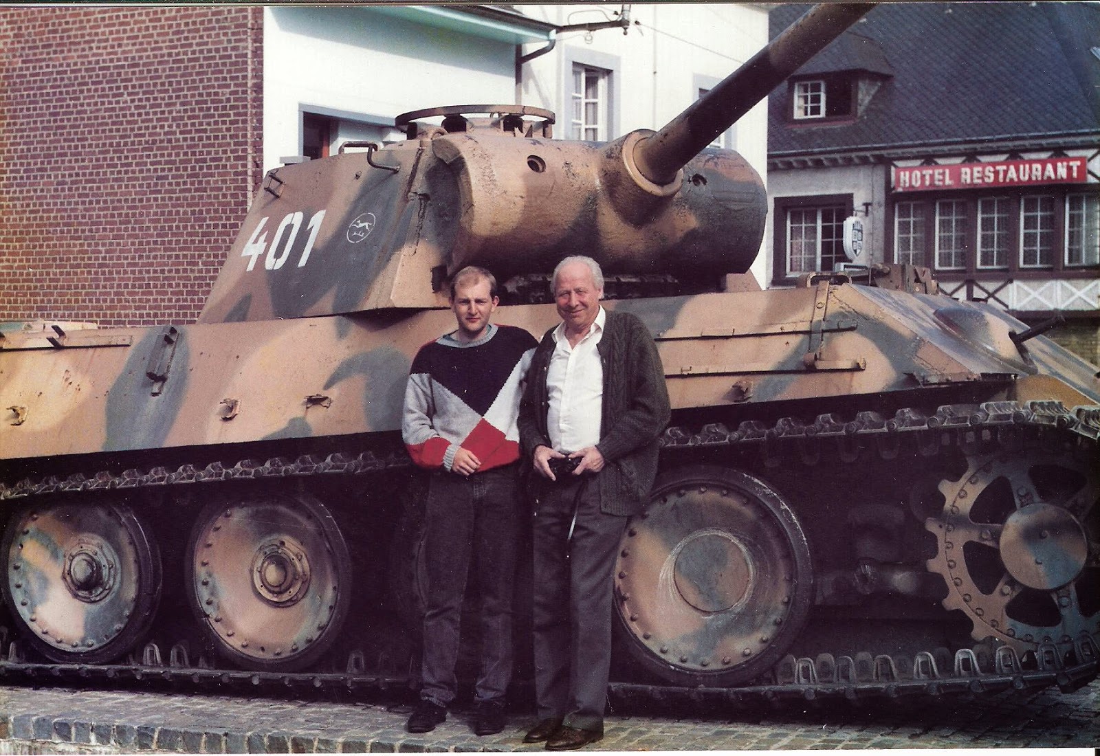 关于帝国师王牌恩斯特·巴克曼的一些碎片信息和故事