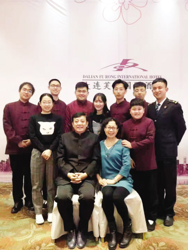 相声艺术家王敏大连收徒姜昆苗阜陈寒柏到场恭喜