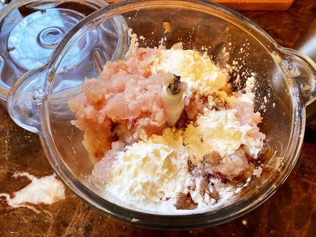 草鱼鱼丸的制作方法和配方大全,草鱼鱼丸的制作方法和比例配方