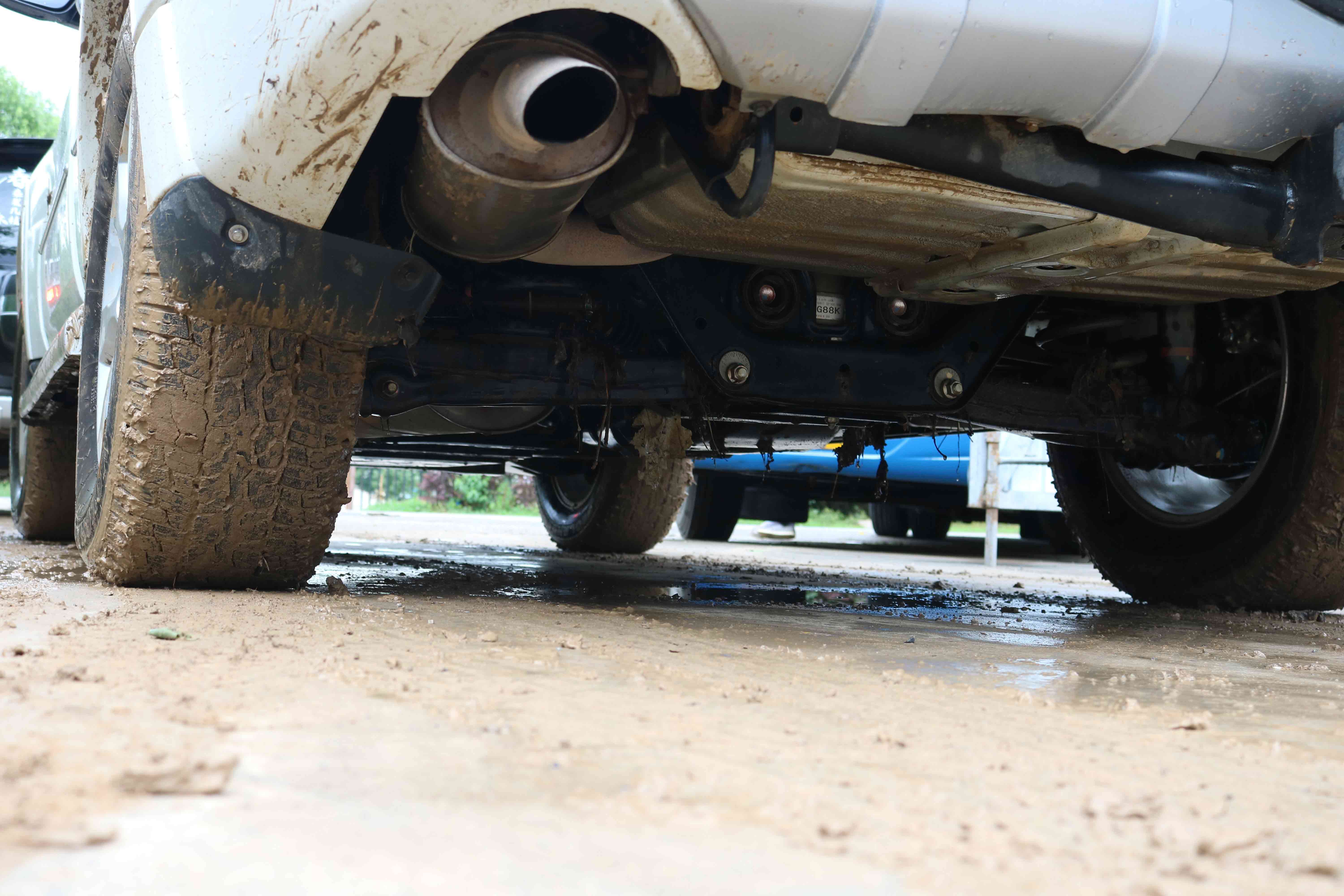 越野性能不输普拉多,帕杰罗和普拉多越野对比