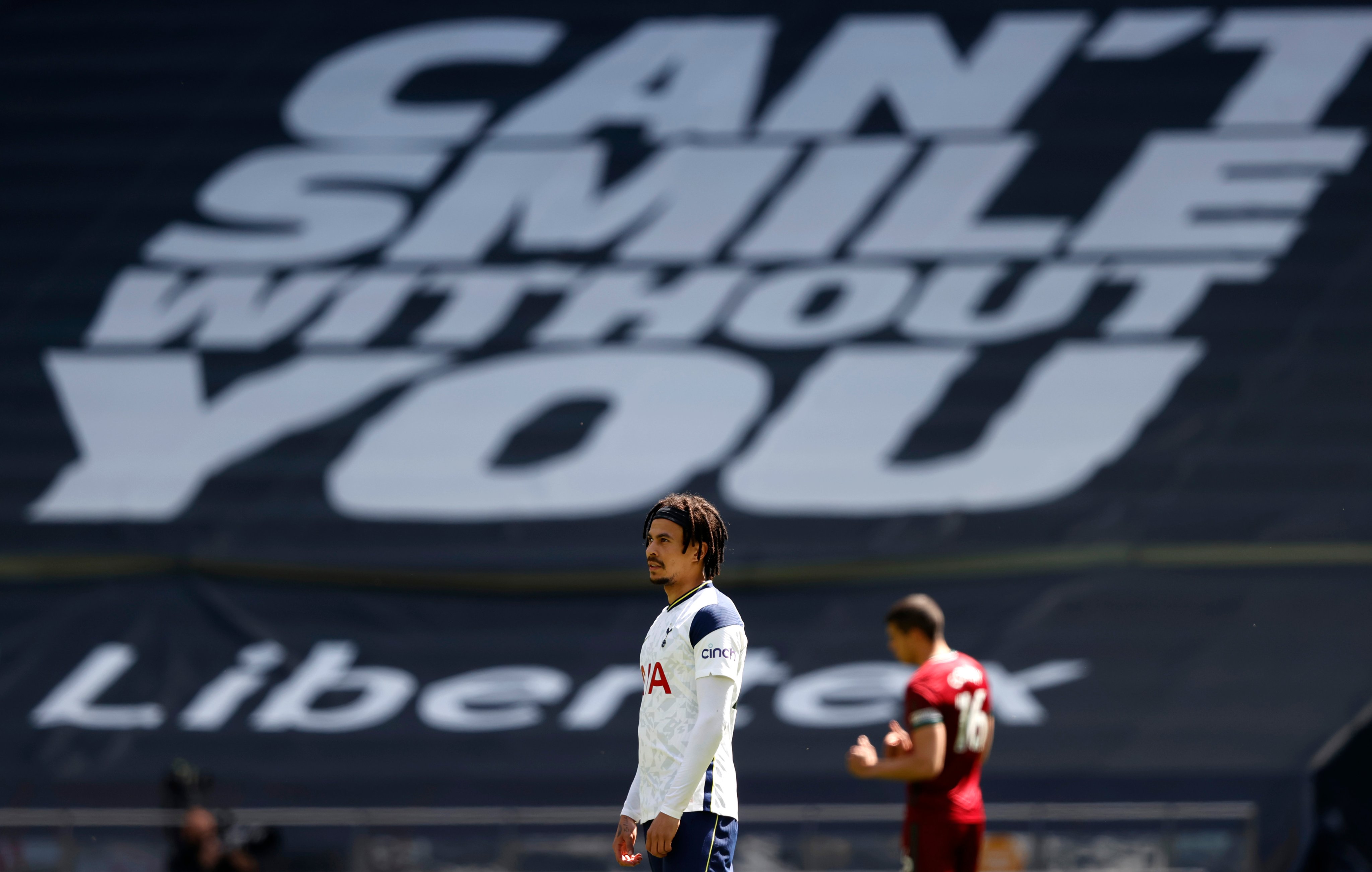 热刺6:1曼联凯恩,热刺决赛前解雇穆帅凯恩