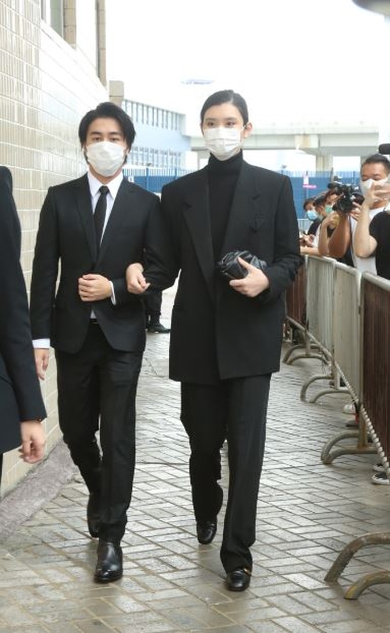 奚梦瑶手拿包,奚梦瑶秀包包