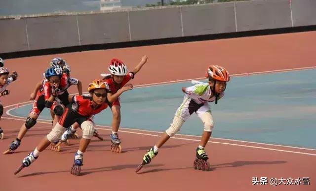 轮滑滑冰视频大全,滑轮滑和滑冰一样吗