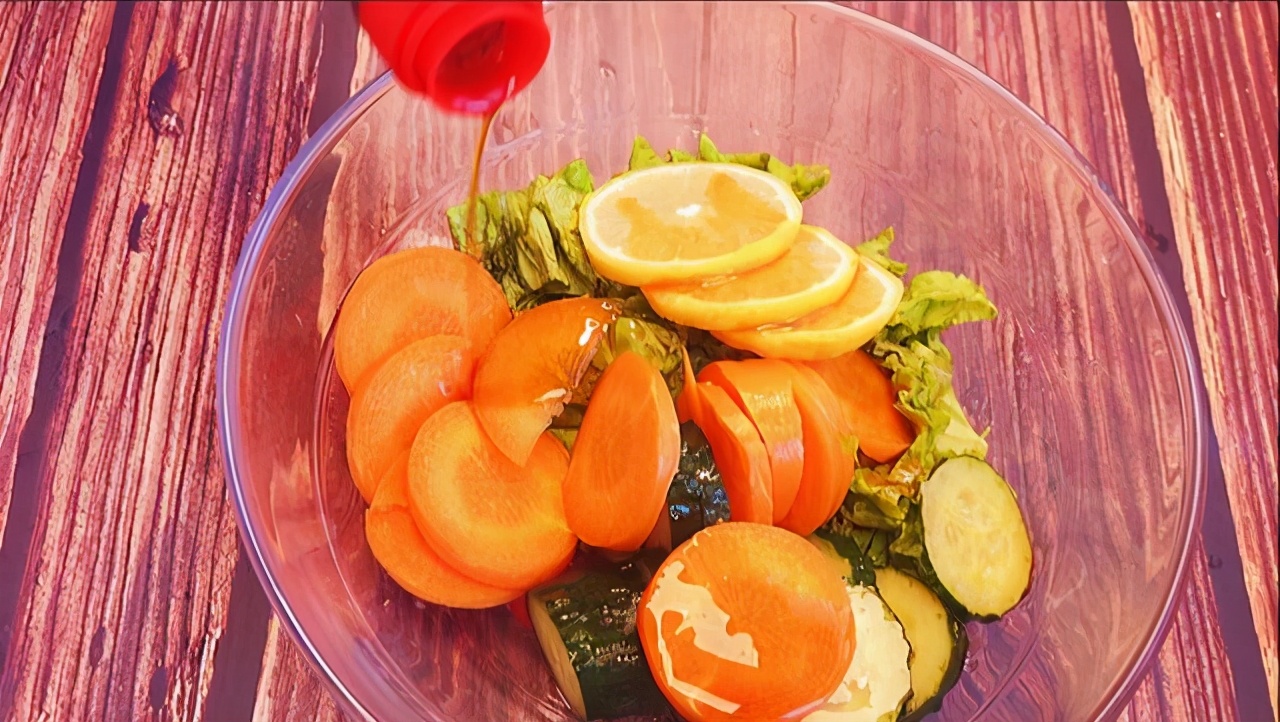 减脂蔬菜沙拉怎么做简单又好吃,蔬菜沙拉怎么做才是最减脂的