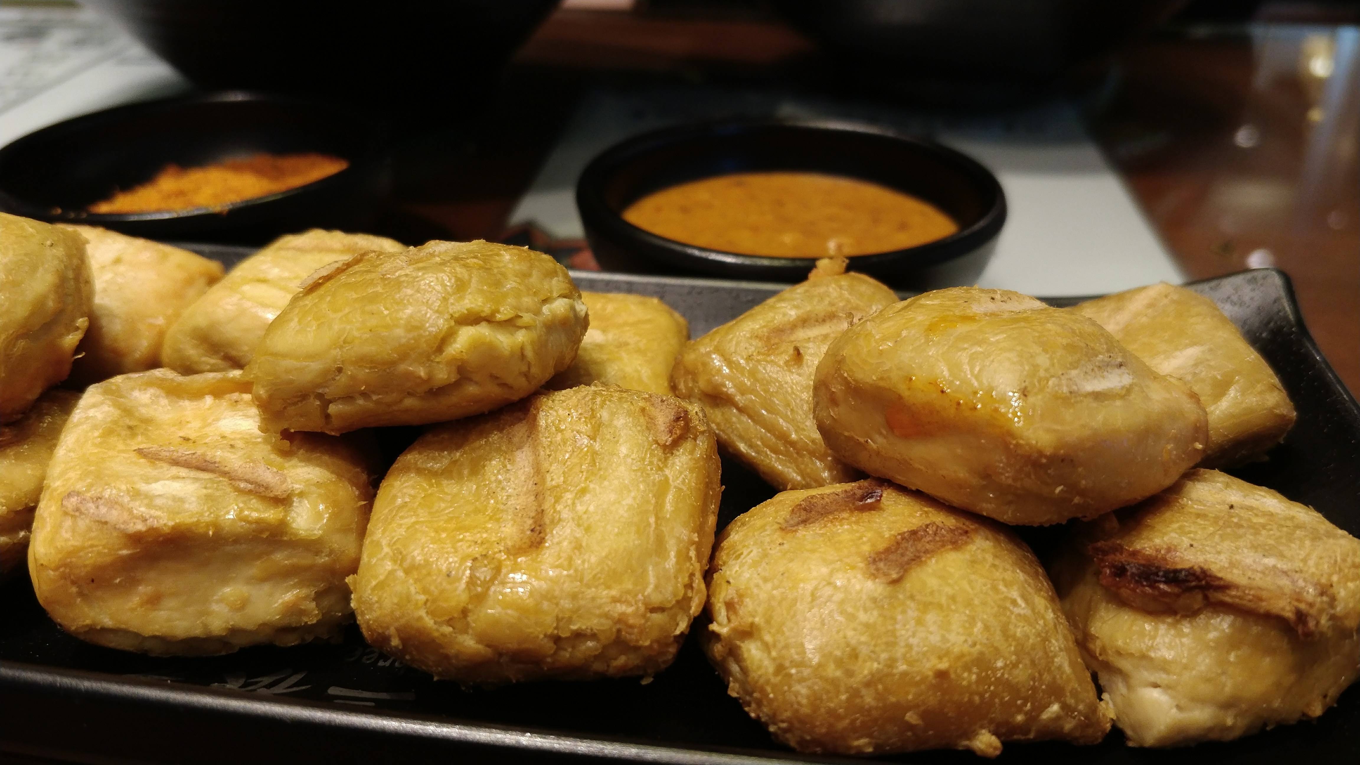 云南老字号潘祥记云腿月饼,云南的百年老字号鲜花饼店