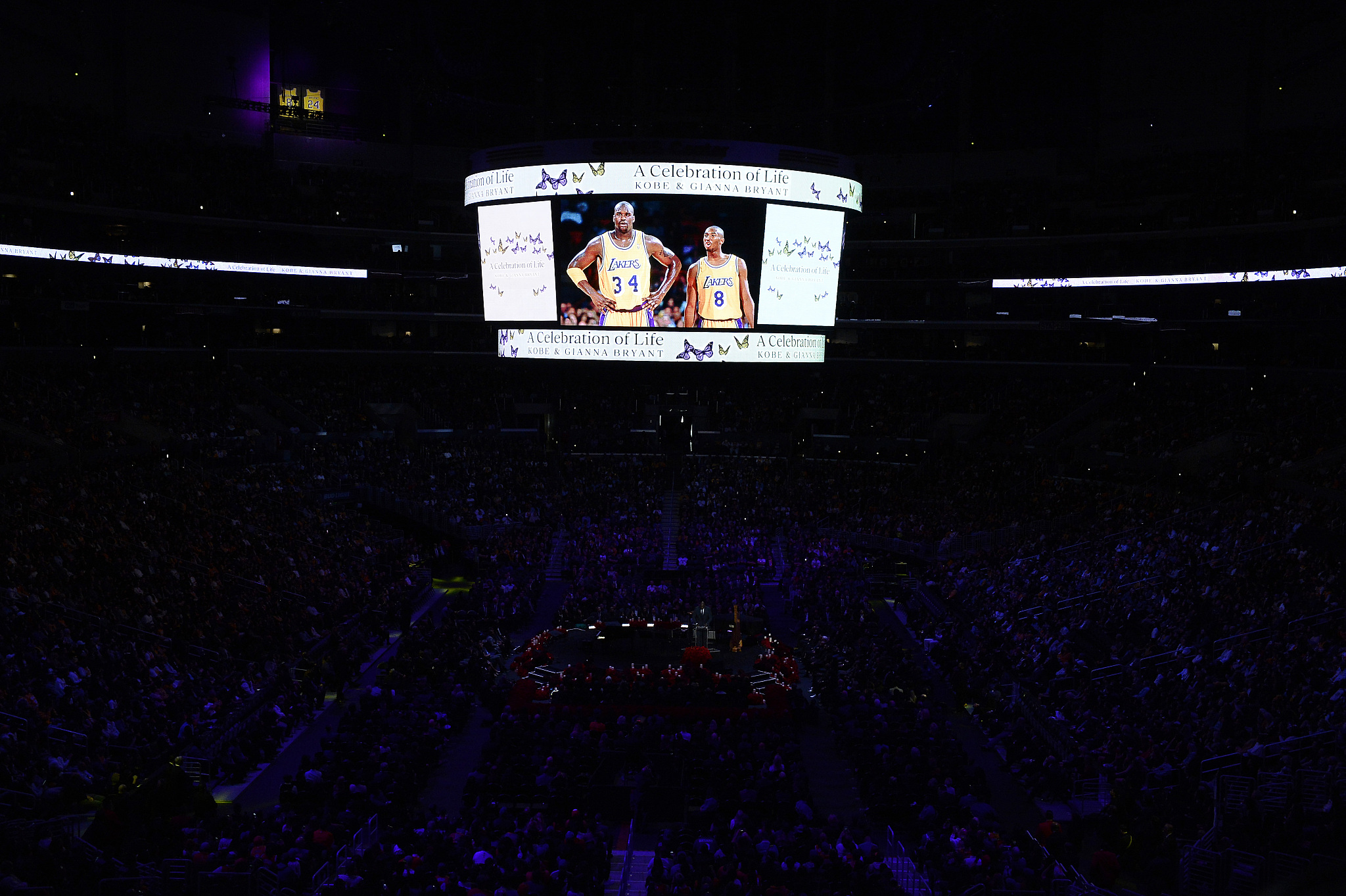 在妻子、乔丹和挚友的礼赞中，再次追忆那个有血有肉的科比