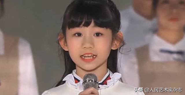 这首闻一多本人都不甚满意的一时之作，却在70年后经由一个8岁小女孩之口，触动了亿万人的心