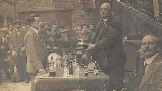 18世纪最顶级的钢琴品牌是哪个,夏贝尔钢琴和雅马哈钢琴哪个更好