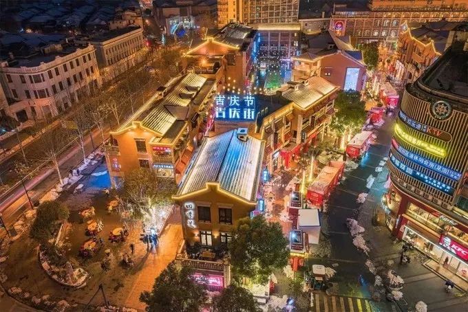 这几条美食街才是人气最旺的地方,最值得去的10条美食街