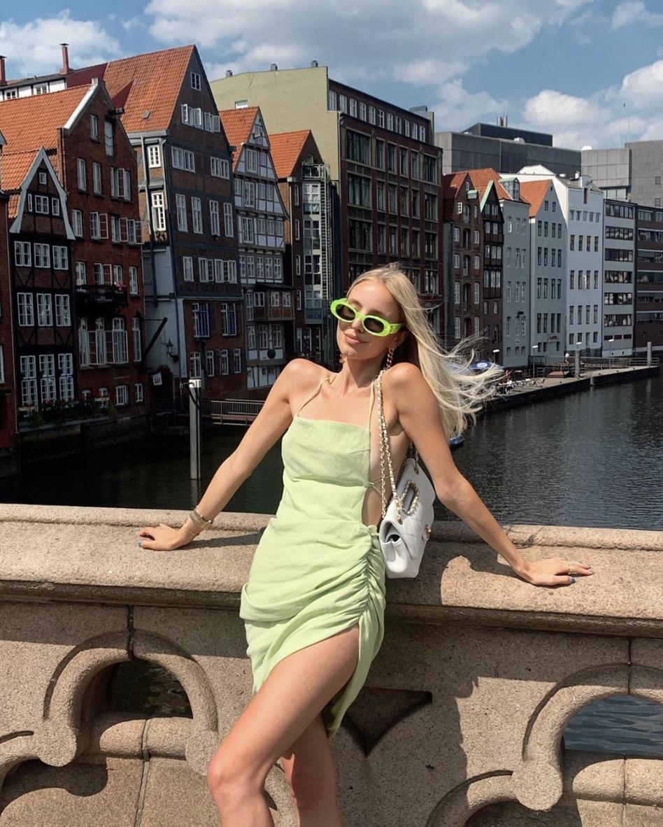 姐不跟你们挤进BM了，我有件更厉害的