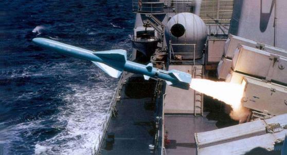 一发可重伤5000吨级战舰，飞行高度仅30米，射程可达400公里