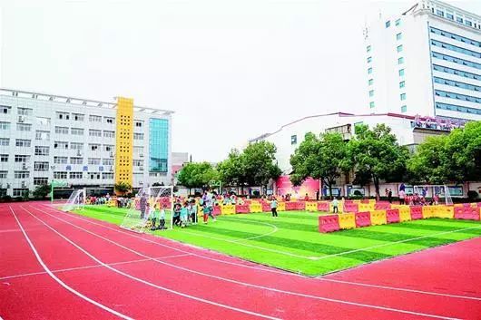 想踢球去哪踢啊,想踢球去哪里找朋友