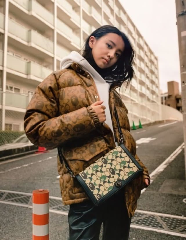 coach蔻驰联名款,蔻驰联名bape皮衣