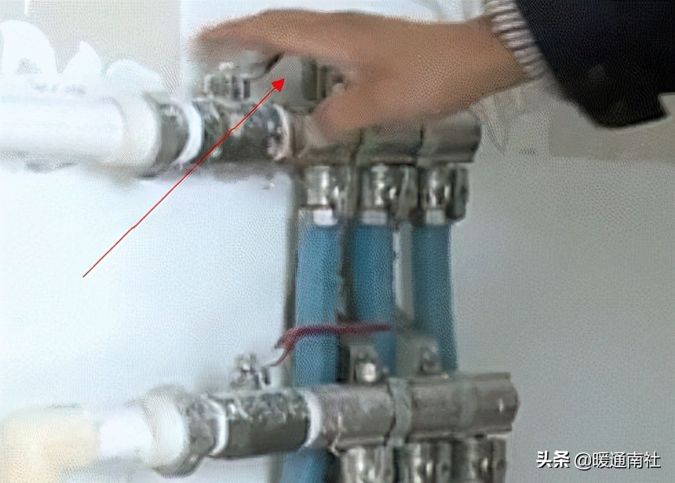 地暖不热放水排气方法,地暖排气放水视频教程抖音