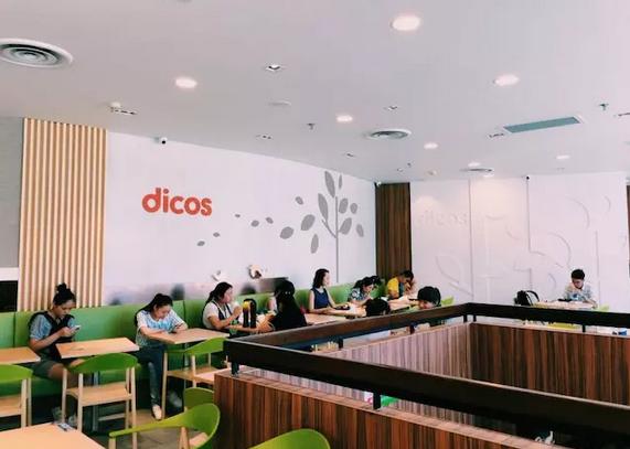 被肯德基吊打，亏了3.2亿！却用一根鸡腿，征服中国县城