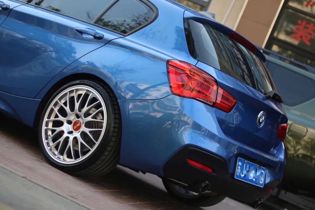 怪兽改造跑车视频,宝马f20120改装