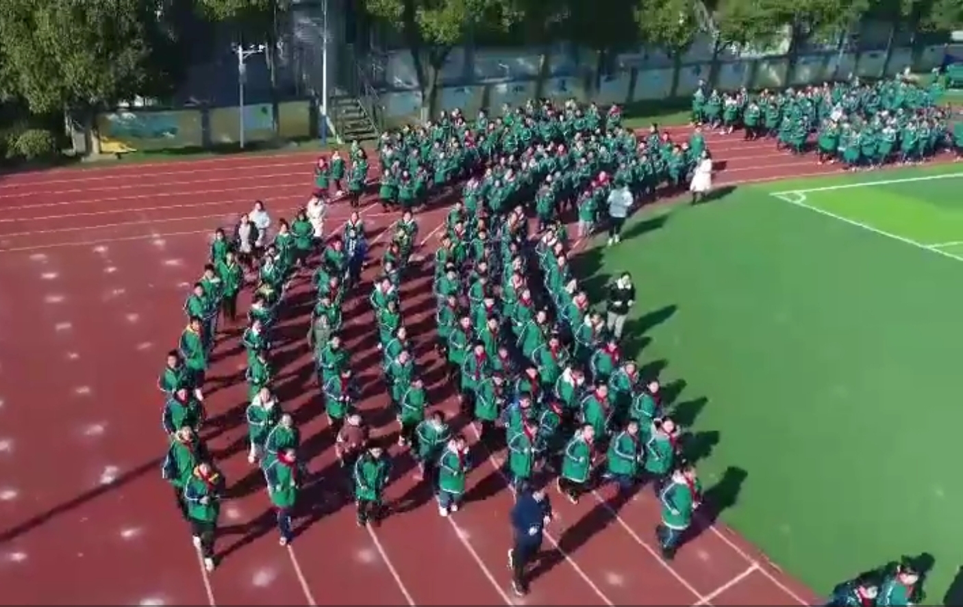 南京高淳区实验小学二年级学生诗朗诵《春风诵春诗》